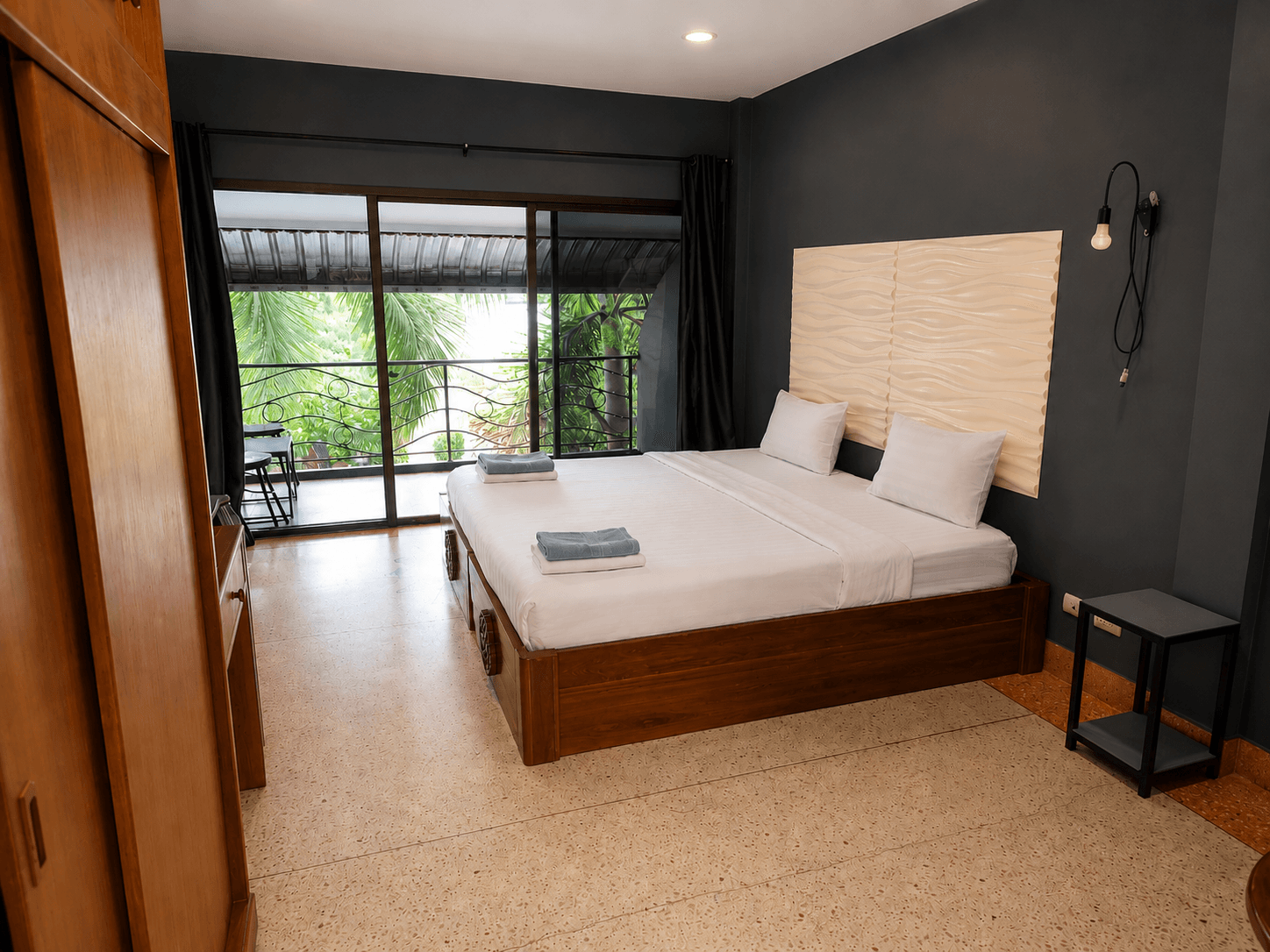 Standard 2 Family room